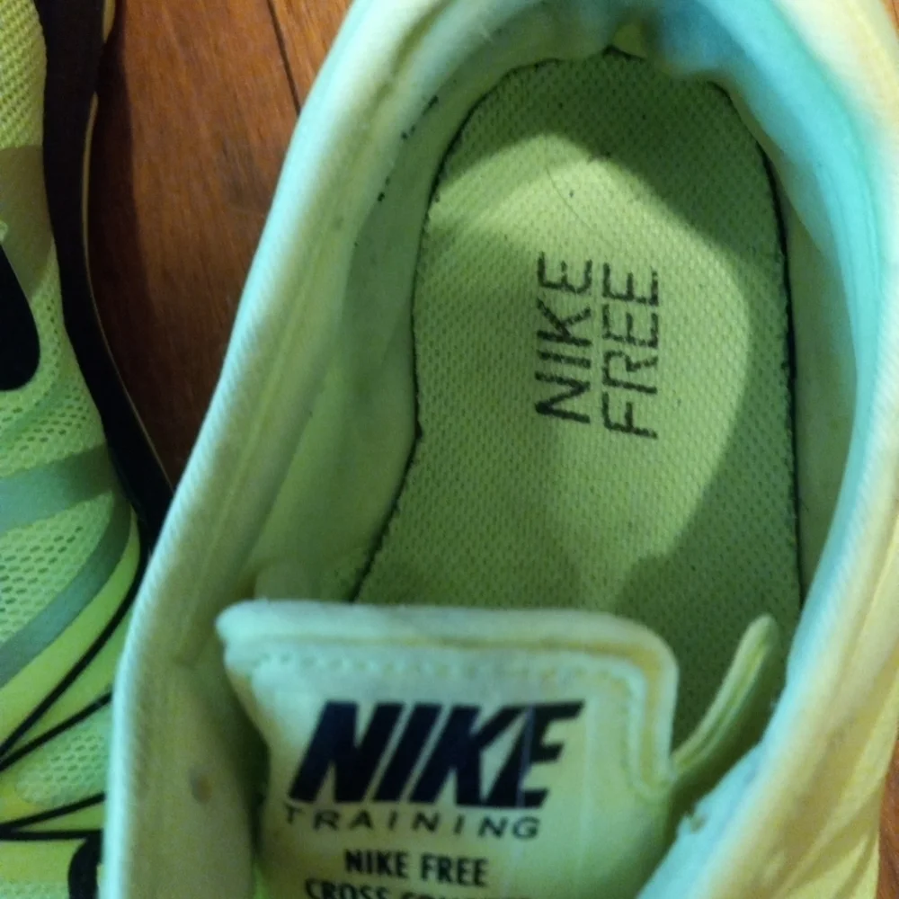 Nike Free Cross Compete Neon Training Shoes Size 9.5 Women's